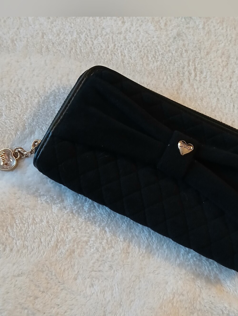 JUICY COUTURE Black Quilted Bow Zip Clutch Wallet + Heart Charm - NWOT